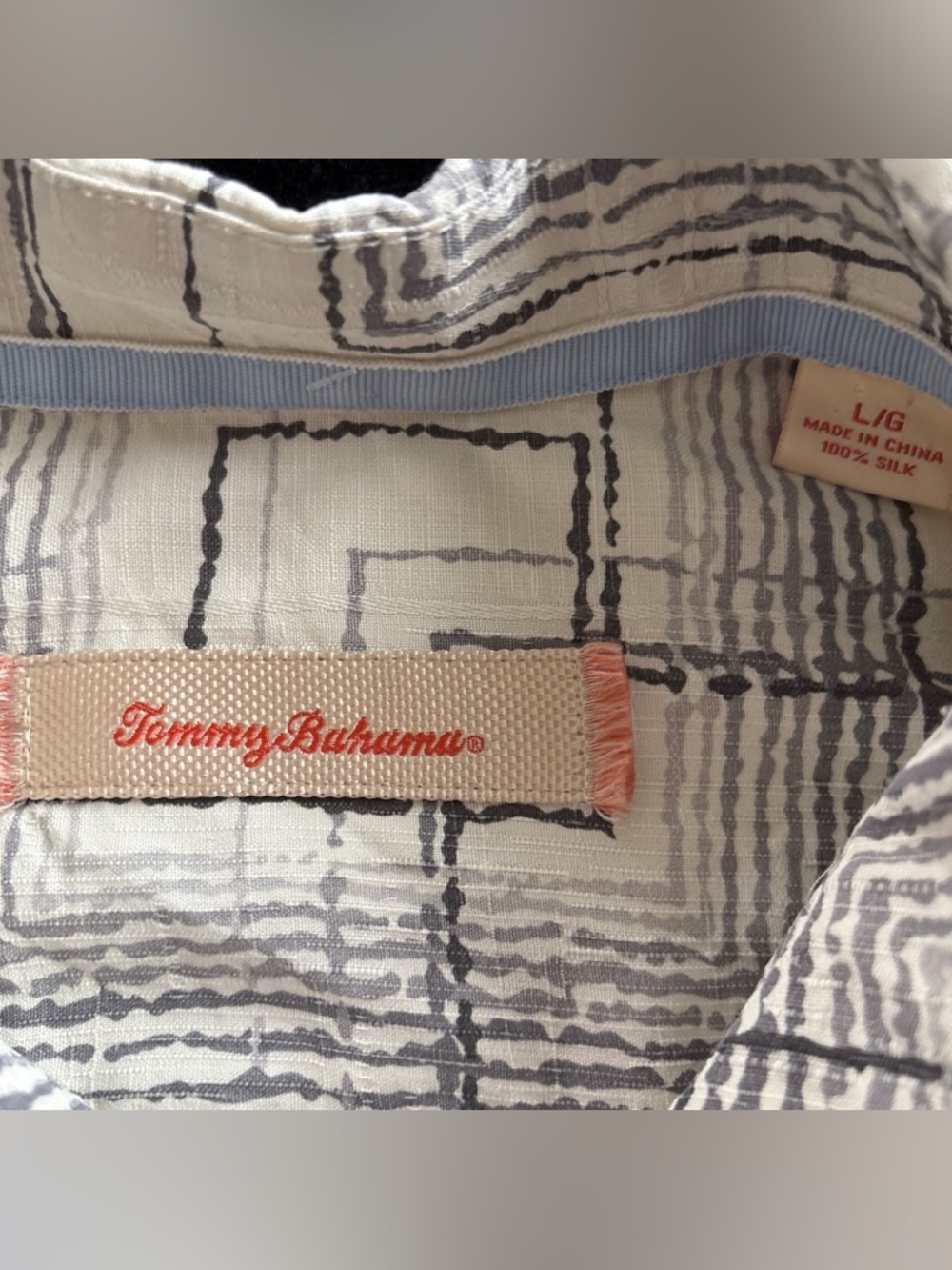 Tommy Bahama Camp Shirt Men’s Large Silk Beige Grey Geometric Print Button Up - Picture 3 of 5
